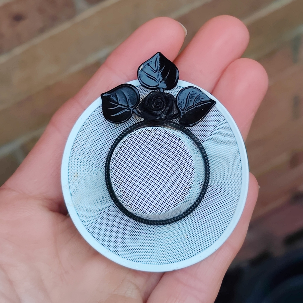 Vintage White And Black Fashion Hat Brooch - Picture 2 of 3